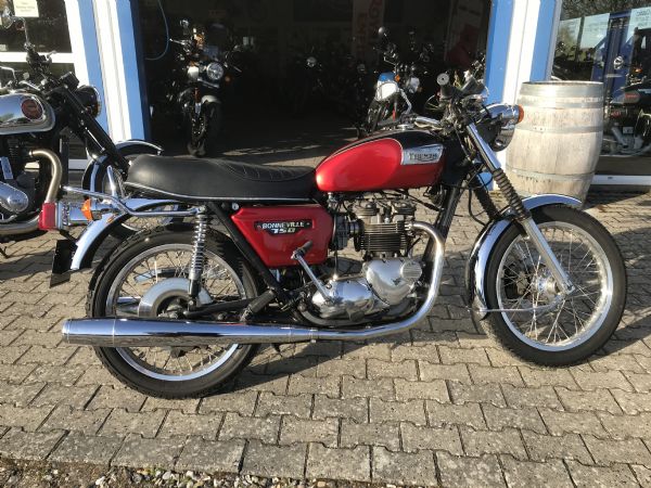 Triumph Bonneville T140  750cc